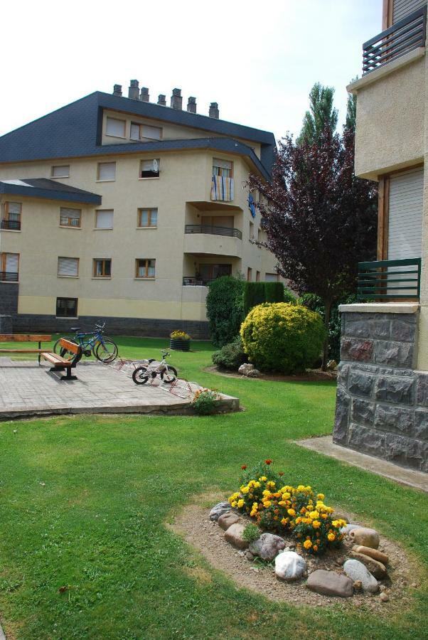 Atico En Con Piscina, Tenis Y Barbacoa Apartament Biescas (Aragon)